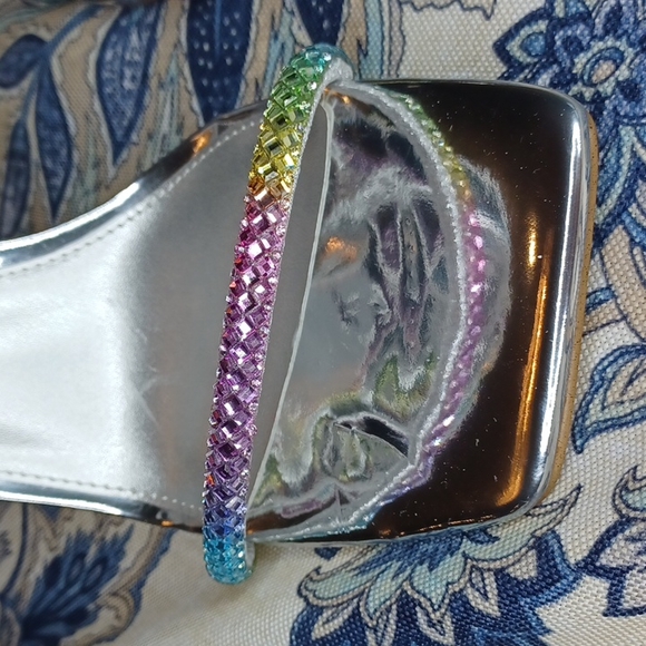 Steve Madden Uplift Rainbow Rhinestone highlace up Silver Heel New SZ 9, 9.5M - Picture 9 of 13